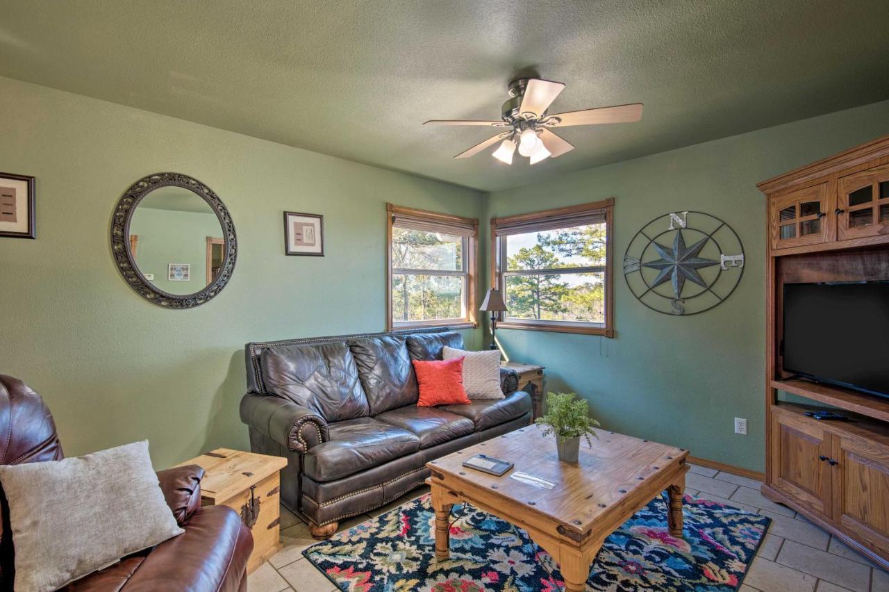 Broken Bow Cottage With Deck, Hot Tub And Fire Pit! Екстер'єр фото