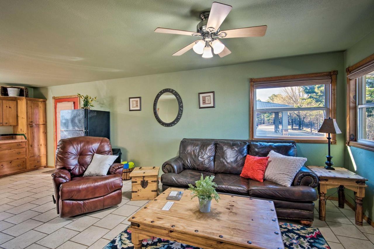 Broken Bow Cottage With Deck, Hot Tub And Fire Pit! Екстер'єр фото