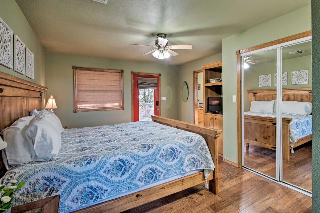 Broken Bow Cottage With Deck, Hot Tub And Fire Pit! Екстер'єр фото